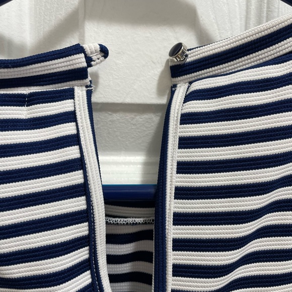 Navy and white body con dress - Picture 4 of 4